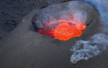 Εξερράγη το ηφαίστειο Ρουάνγκ στην Ινδονησία 4