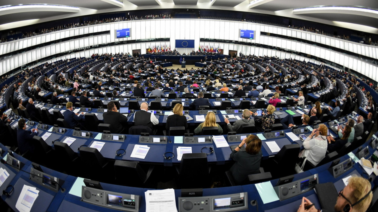 Ευρωβουλευτές: Τι μισθό παίρνουν και πότε βγαίνουν στη σύνταξη 1