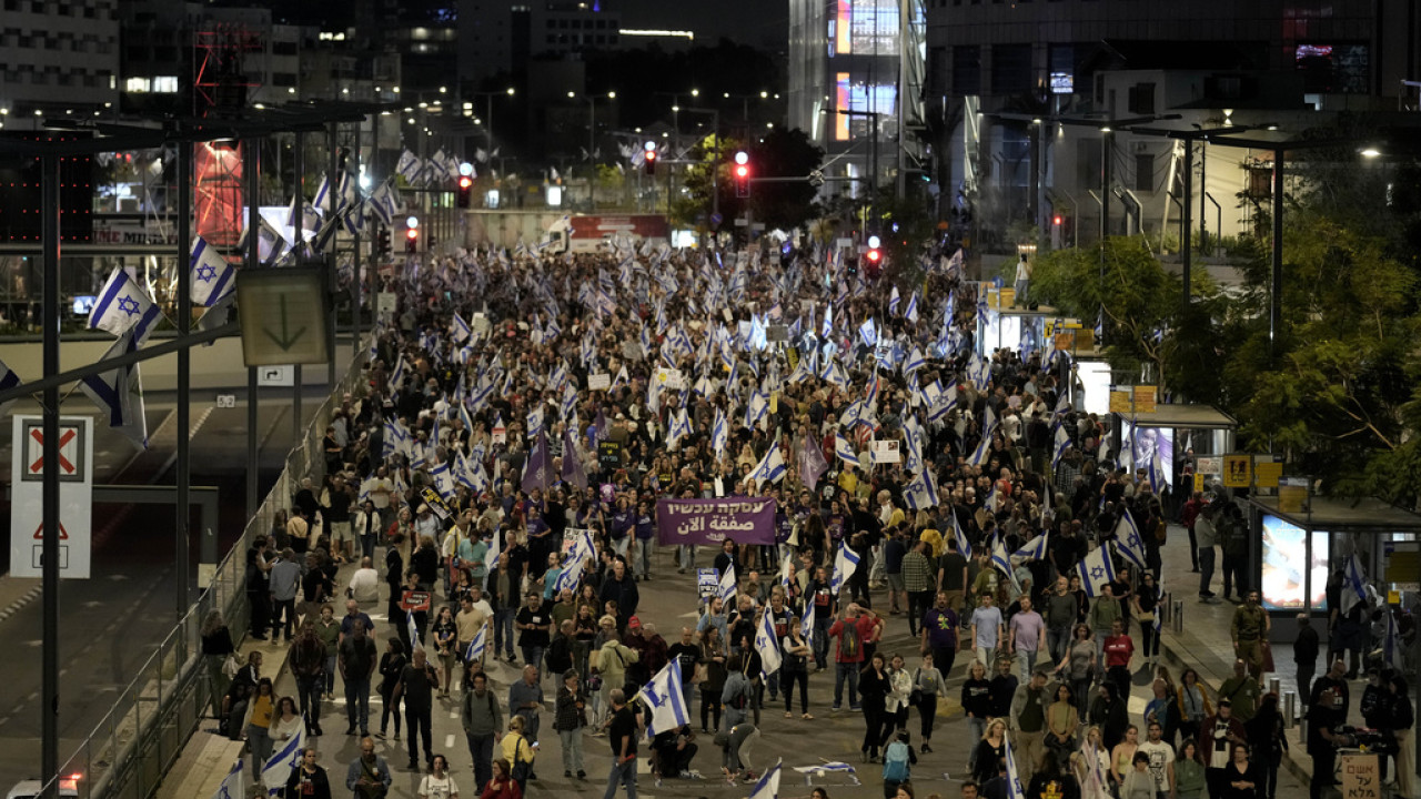 Ισραήλ: Χιλιάδες ισραηλινοί συμμετέχουν σε αντικυβερνητική διαδήλωση 1