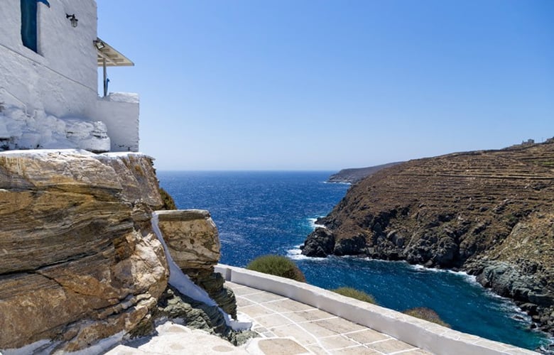 H βρετανική «Express» προτείνει Σίφνο για το καλοκαίρι 2024 – News.gr