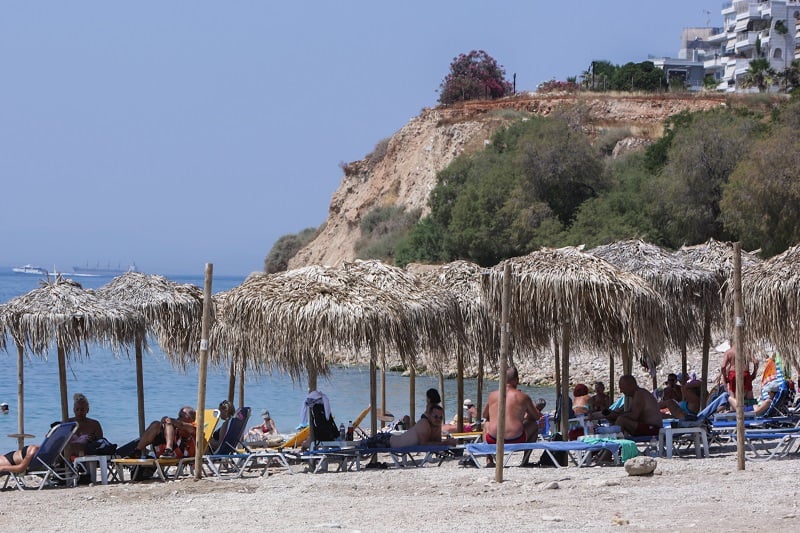 Περισσότερες από 535.000 αιτήσεις για περίπου 900.000 voucher – News.gr