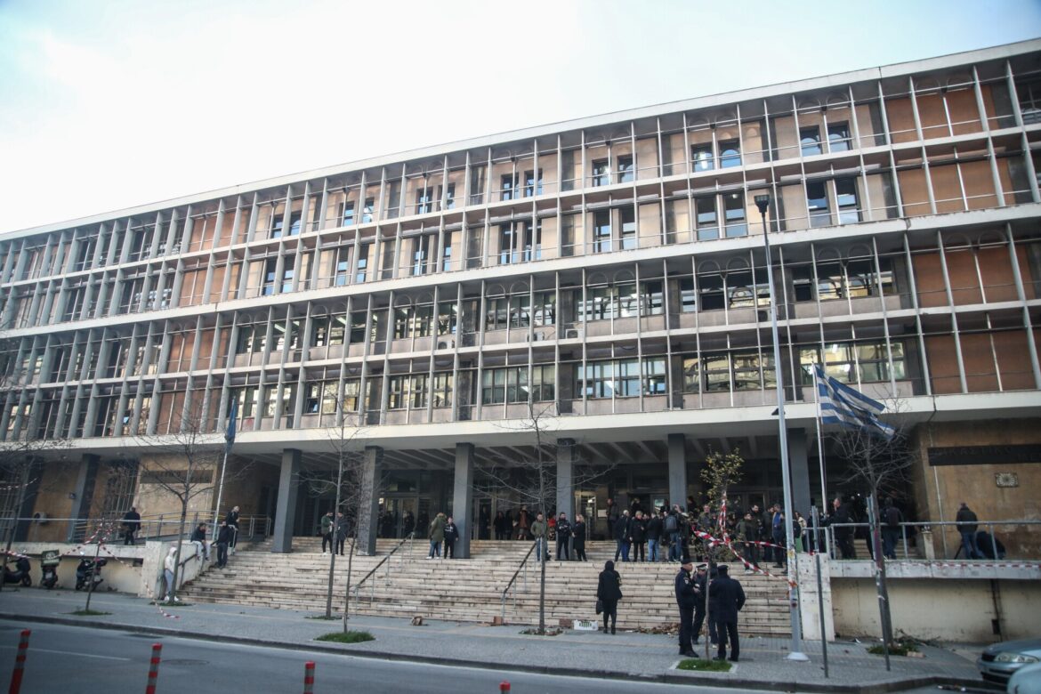 Φυλάκιση σε 41χρονο για ενδοοικογενειακή απειλή