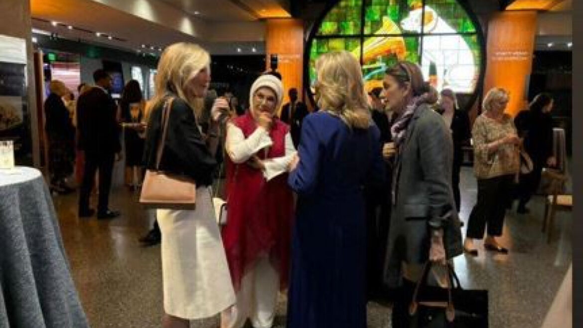 Μαρέβα Γκραμπόφσκι – Μητσοτάκη,Τζιλ Μπάιντεν και Εμινέ Ερντογάν στο δείπνο ΝΑΤΟ