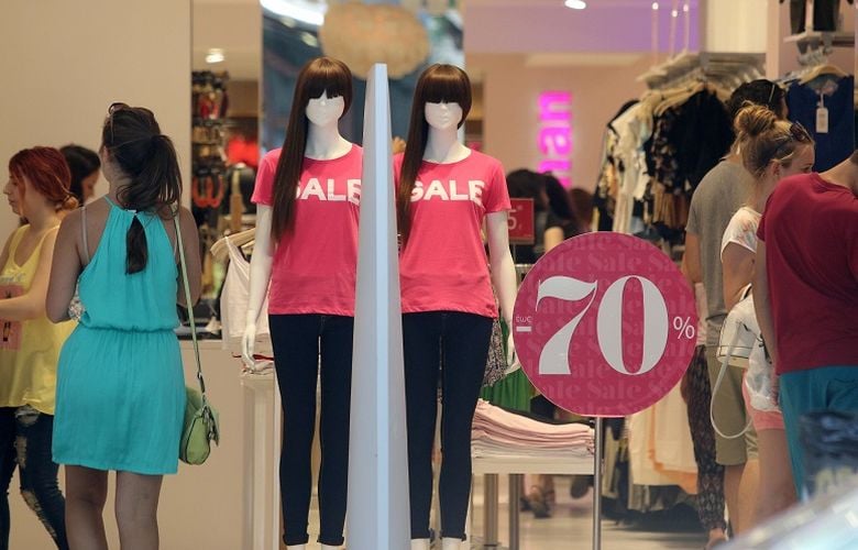 Ανοικτά την Κυριακή τα καταστήματα εν μέσω εκπτώσεων – News.gr