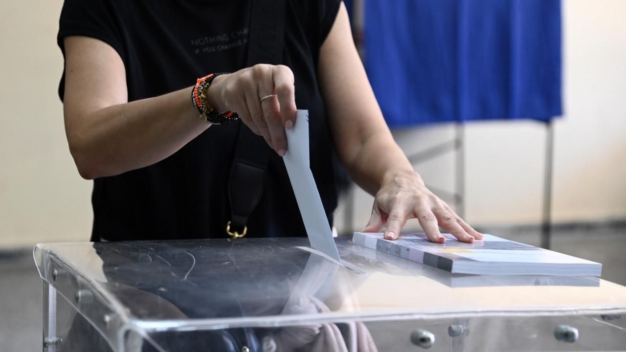 Δημοσκόπηση Metron Analysis: Μπροστά 16,6 μονάδες η ΝΔ από τον ΣΥΡΙΖΑ - Ακρίβεια, το μεγάλο πρόβλημα 1