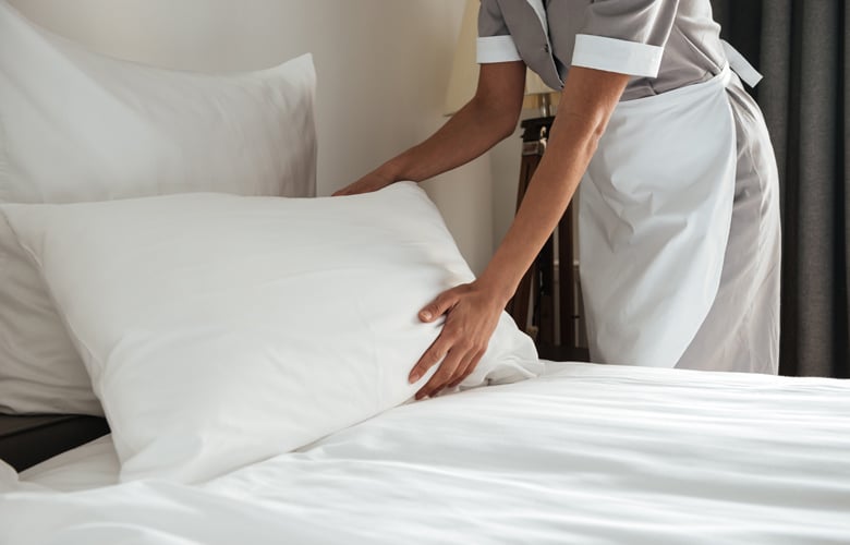 Στη Βουλή η τροπολογία για τη δημιουργία δωματίων προσωπικού ξενοδοχείων – News.gr