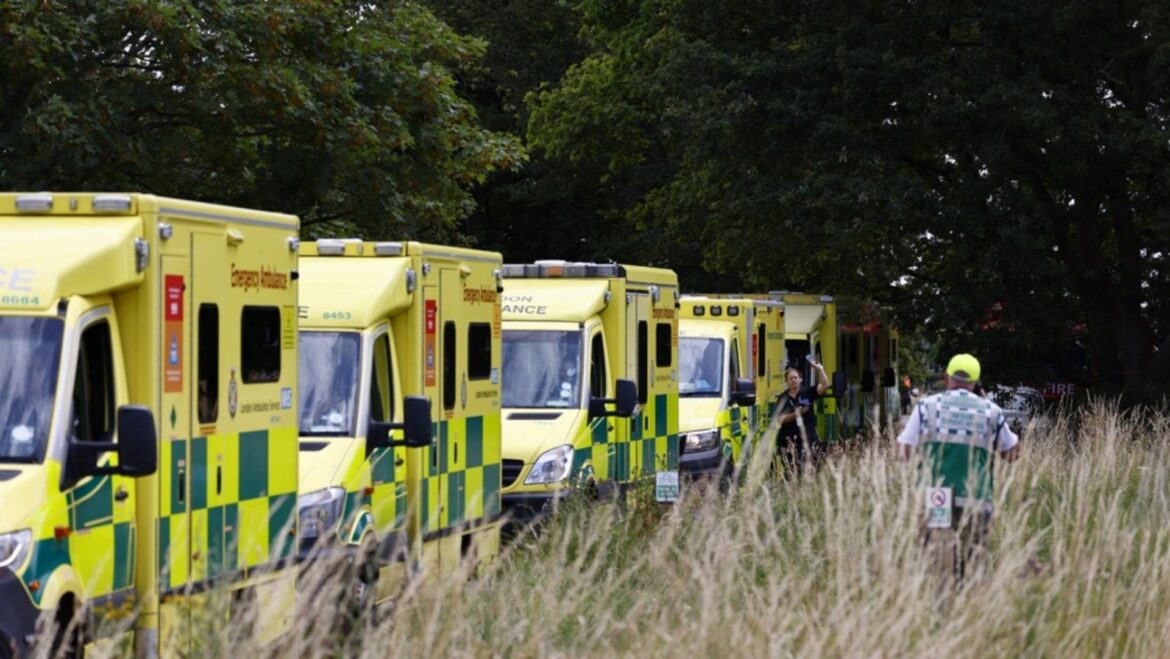 Συντριβή ελικοπτέρου σε κτίριο- Υπάρχουν θύματα, λέει η αστυνομία