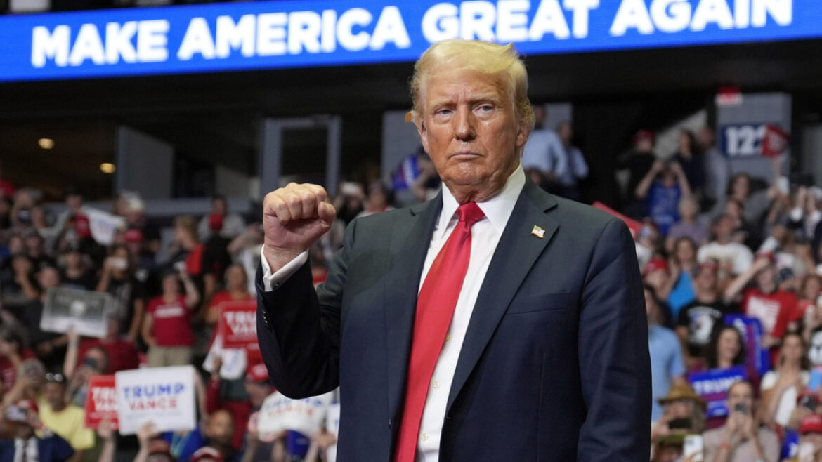 Τραμπ: «Ναι» σε ντιμπέιτ με την Κάμαλα Χάρις