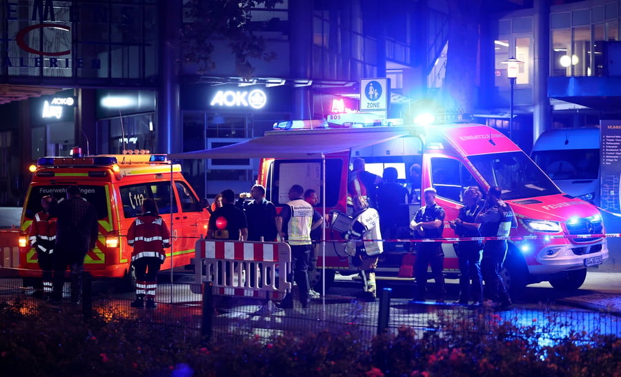 Άνδρας επιτέθηκε με μαχαίρι σε φεστιβάλ στην πόλη Σόλινγκεν- Αναφορές για νεκρούς