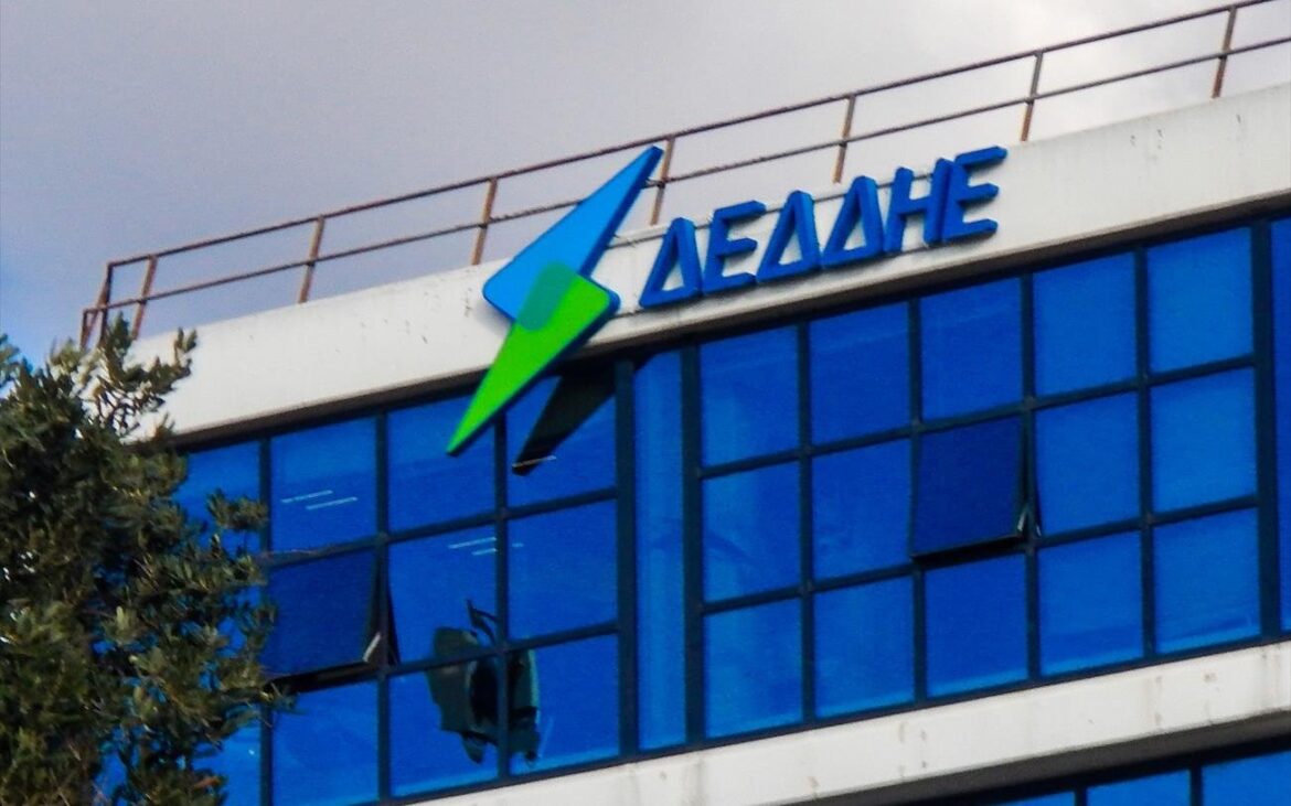 Εφιστά την προσοχή των κατοίκων πυρόπληκτων περιοχών για ενδεχόμενο κίνδυνο από στοιχεία του Δικτύου του που έχουν υποστεί ζημιές