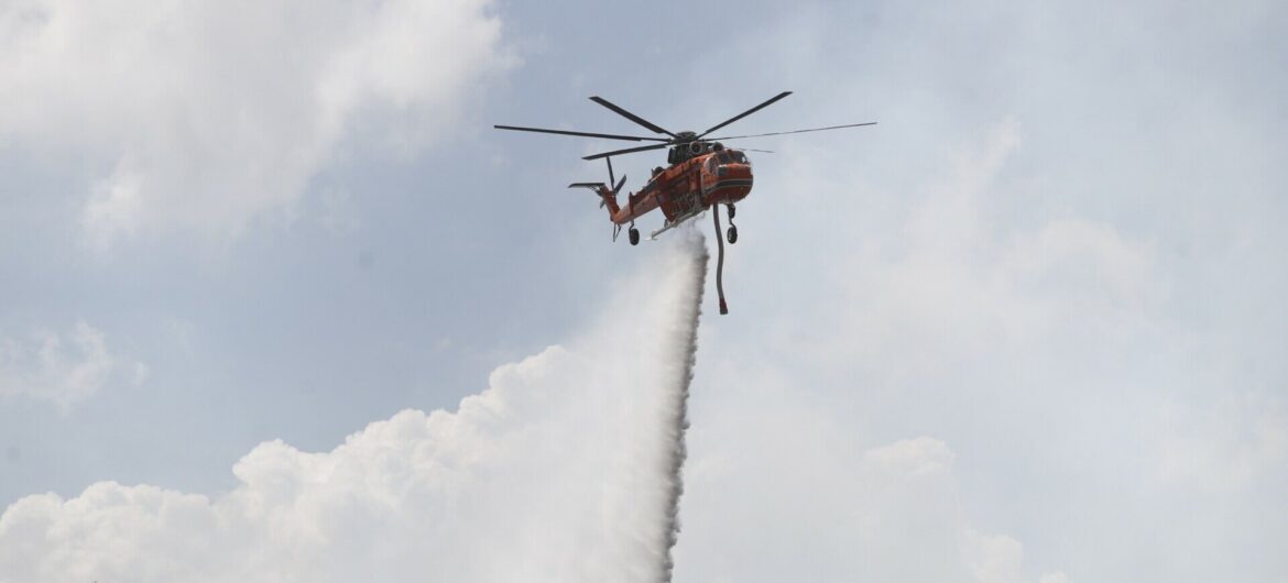 Πυρκαγιές: Τρία ενεργά μέτωπα – Υπό μερικό έλεγχο η φωτιά στο Σχιστό