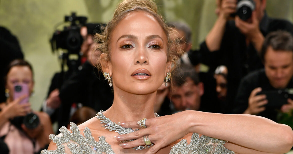 Η Jennifer Lopez επιστρέφει στα social media μετά την κατάθεση διαζυγίου από τον Ben Affleck