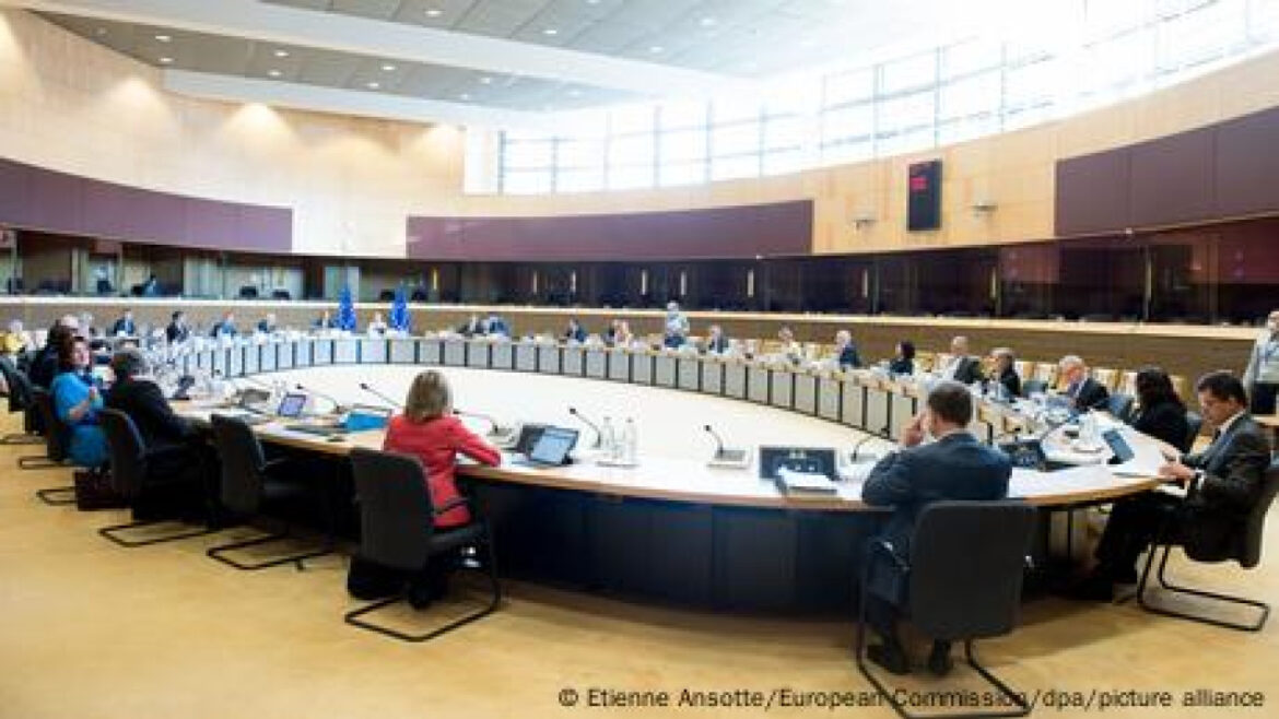 Όχι, ο Επίτροπος δεν εκπροσωπεί εθνικά συμφέροντα