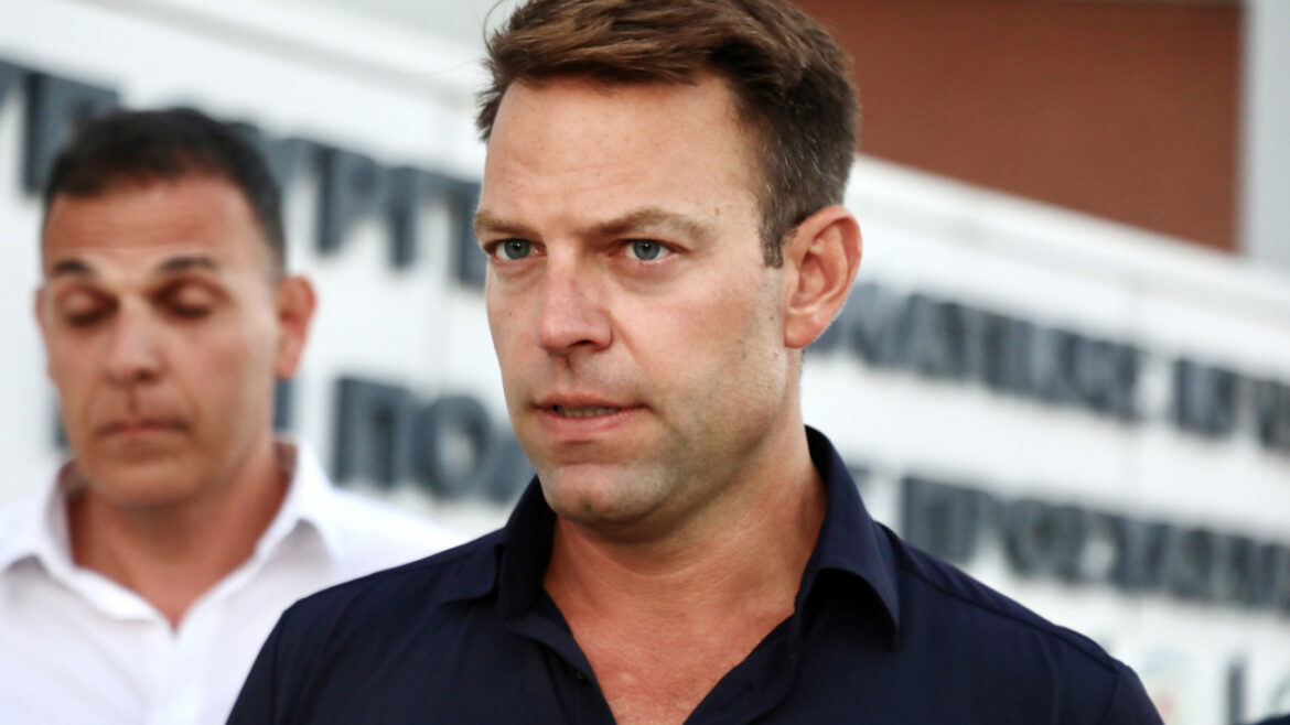 Κασσελάκης: Υποστελέχωση και έλλειψη εξοπλισμού, η Πολιτική Προστασία Μητσοτάκη