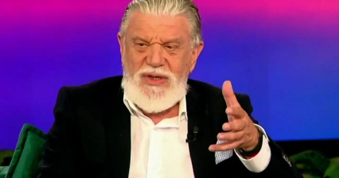 Γιάννης Βούρος: «Δεν είμαι καθόλου των πρέπει της κοινωνίας αλλά των θέλω»