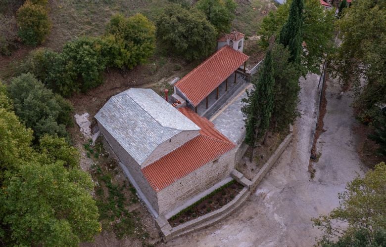 Μοναδική αρχιτεκτονική και σπάνιες τοιχογραφίες στο ναό Αγίου Δημητρίου στο Ψήλωμα του Δήμου Μετεώρων 1