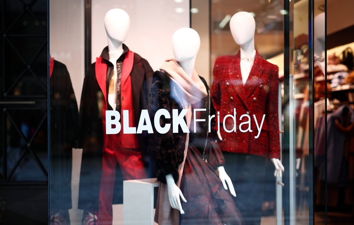 Νέα πρόστιμα ύψους 610.000 ευρώ σε τέσσερις εταιρείες για παραπλανητικές εκπτώσεις