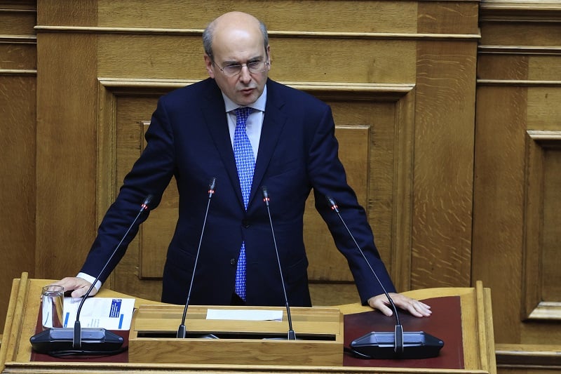 «Οι τραπεζικές προμήθειες θα είναι αρκετά χαμηλότερες από το 2025» – News.gr