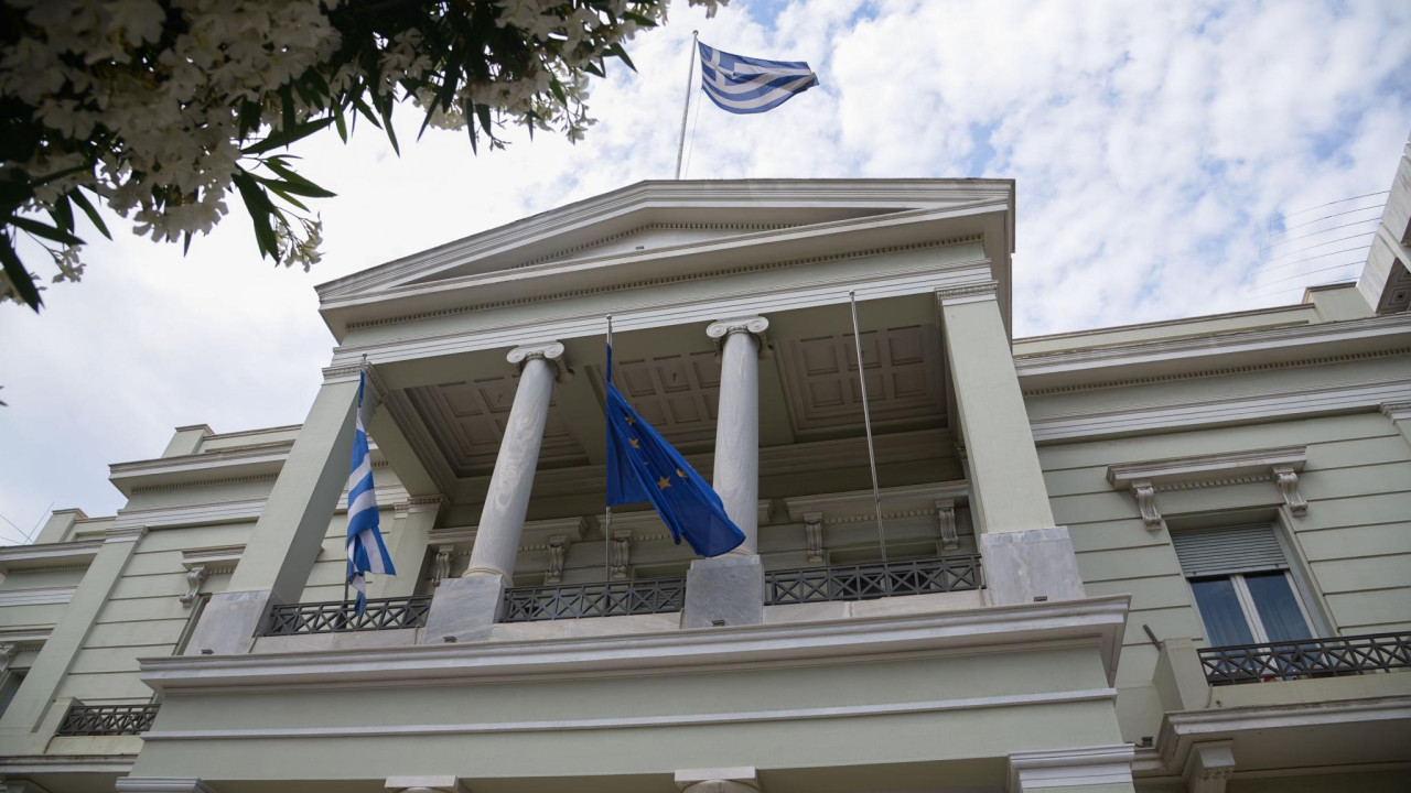 ΥΠΕΞ: Εξέφρασε συμπαράστασή στις οικογένειες θυμάτων της επίθεσης στο Örebro 1